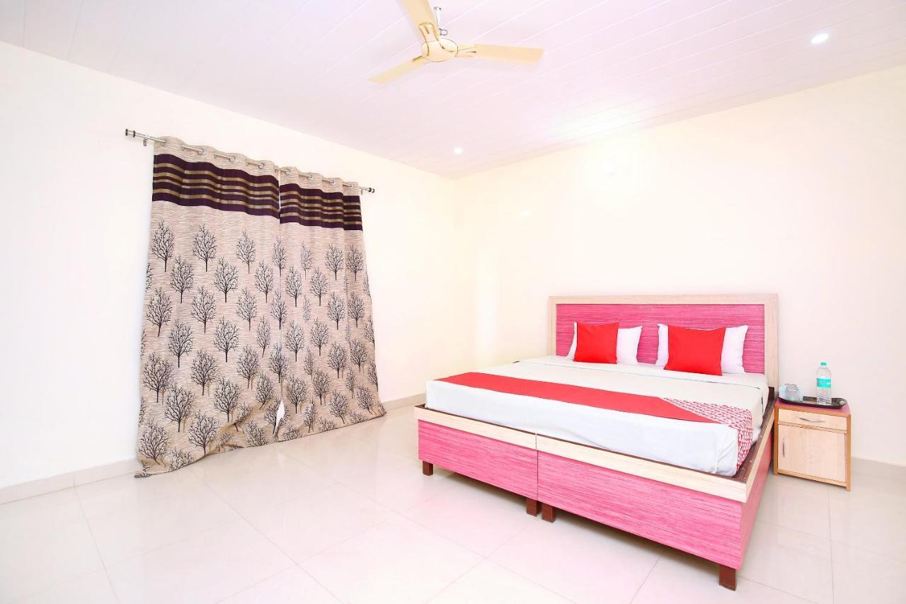 Oyo Flagship Armaan Resort Shāhpur Exteriér fotografie