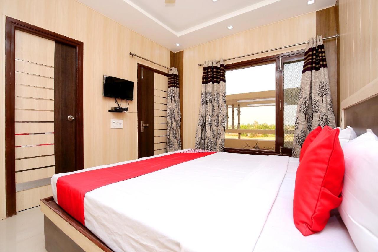 Oyo Flagship Armaan Resort Shāhpur Exteriér fotografie
