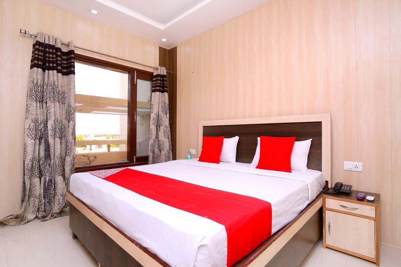 Oyo Flagship Armaan Resort Shāhpur Exteriér fotografie